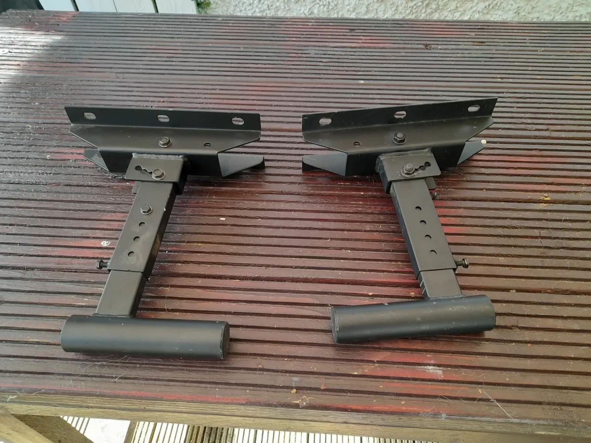 Wall pa speaker stands