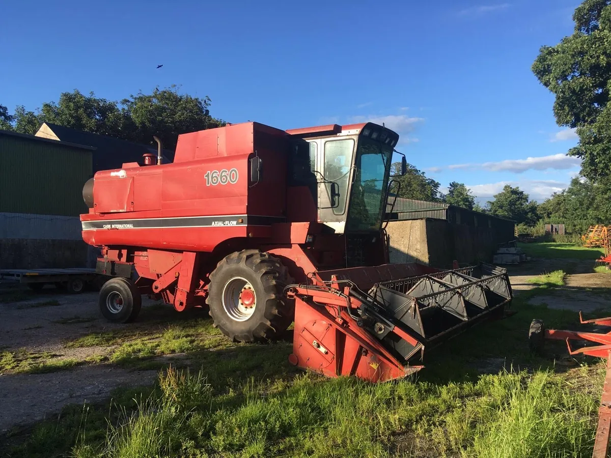 Case International 1660 Axial Flow Combine 1989 - Image 3
