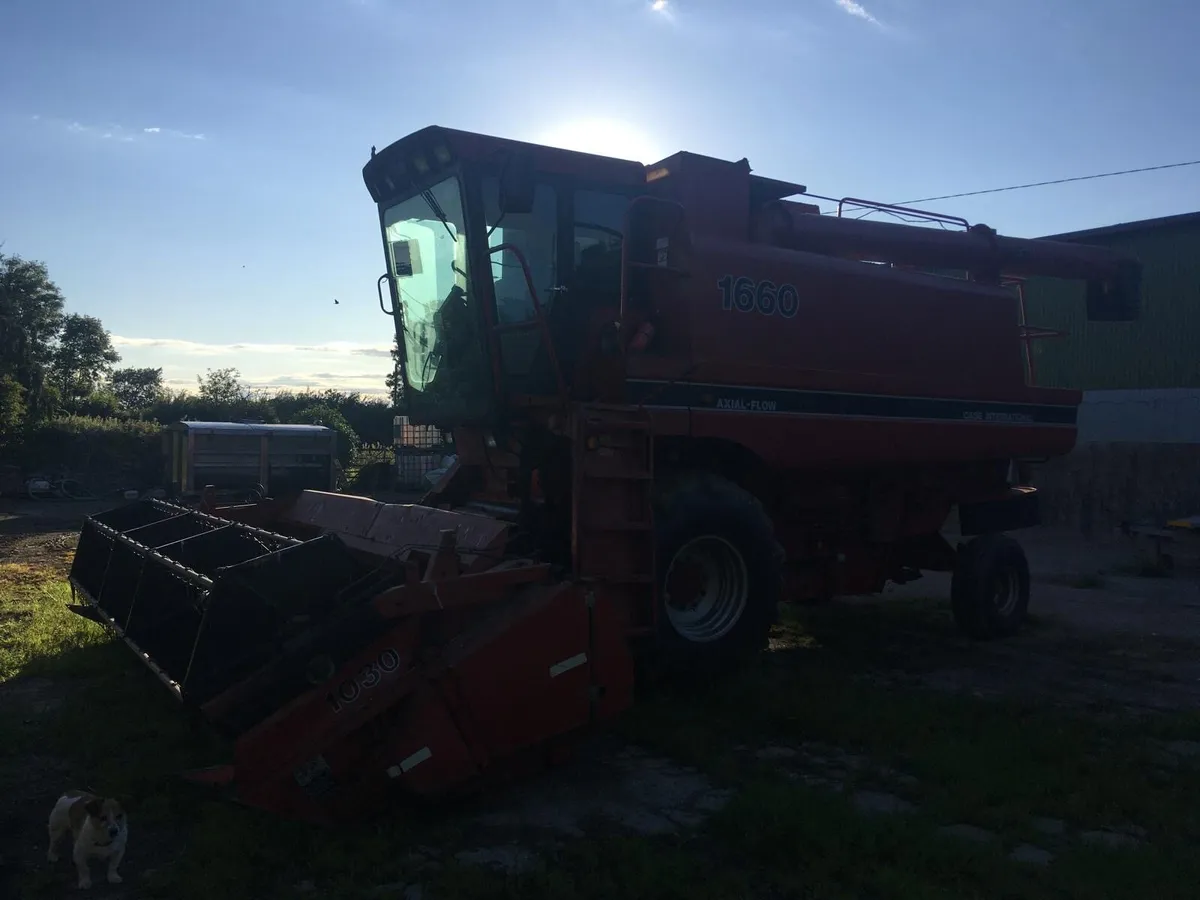 Case International 1660 Axial Flow Combine 1989 - Image 4