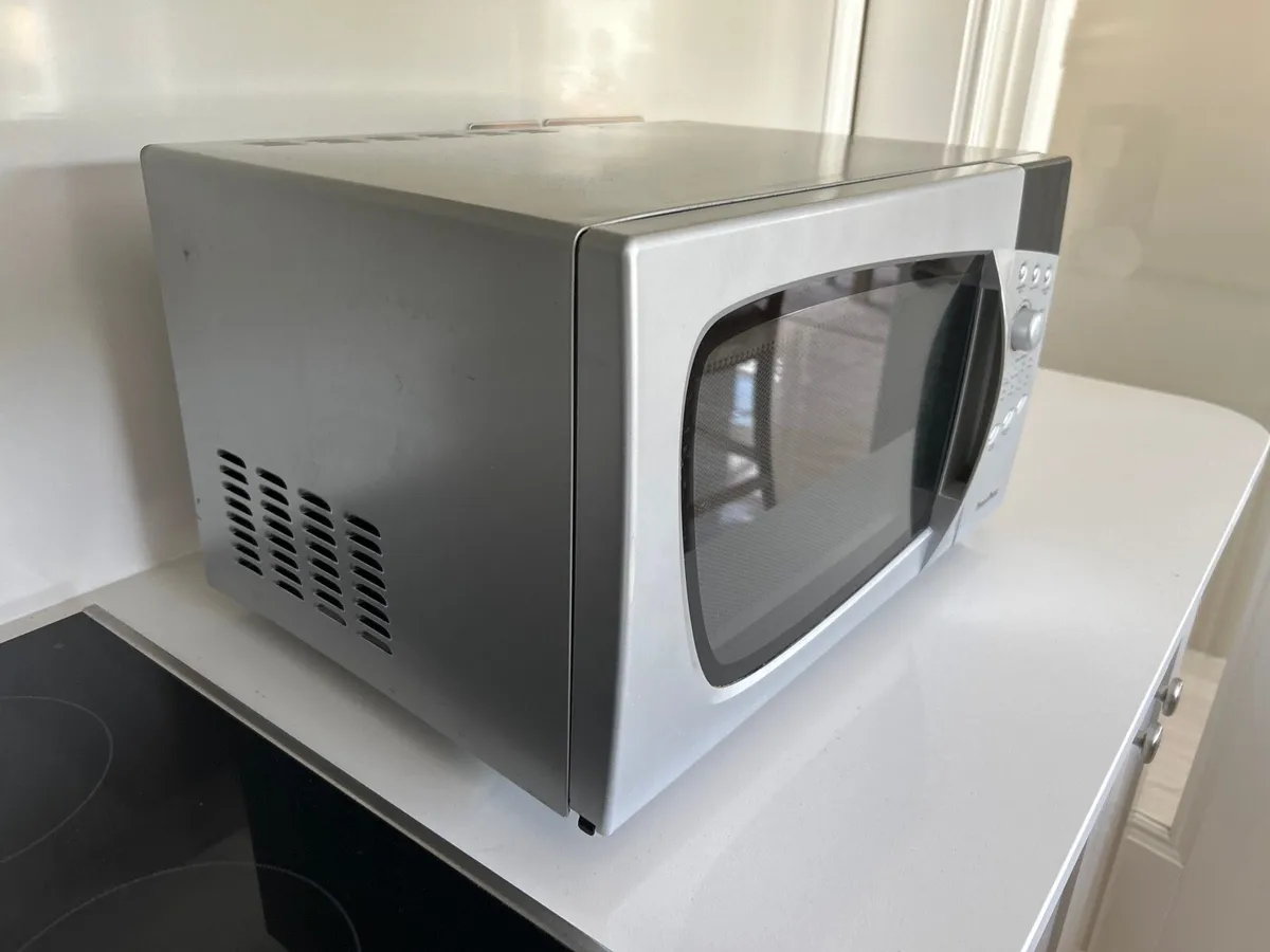 Microwave - Image 3