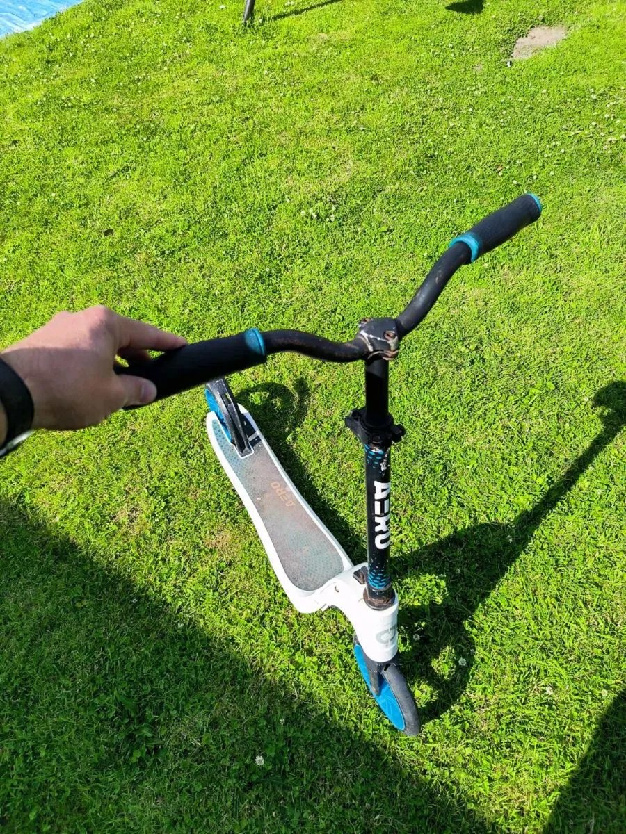 Scooter - Image 1
