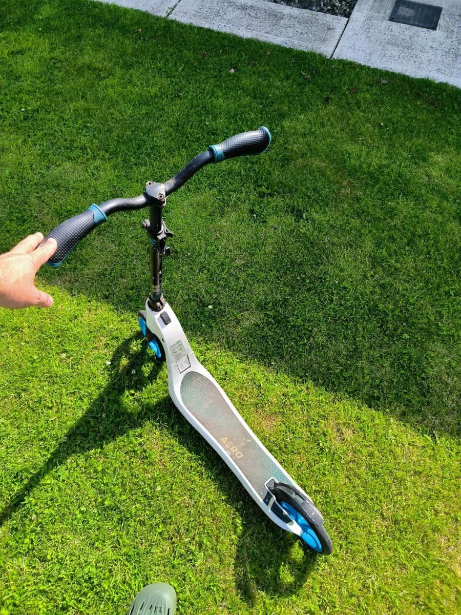 Scooter - Image 2