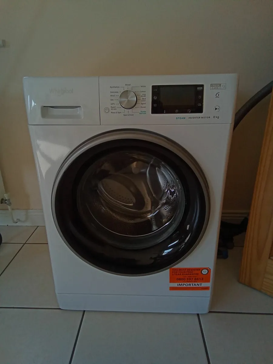 Whirlpool washing machine 8 kg load - Image 1