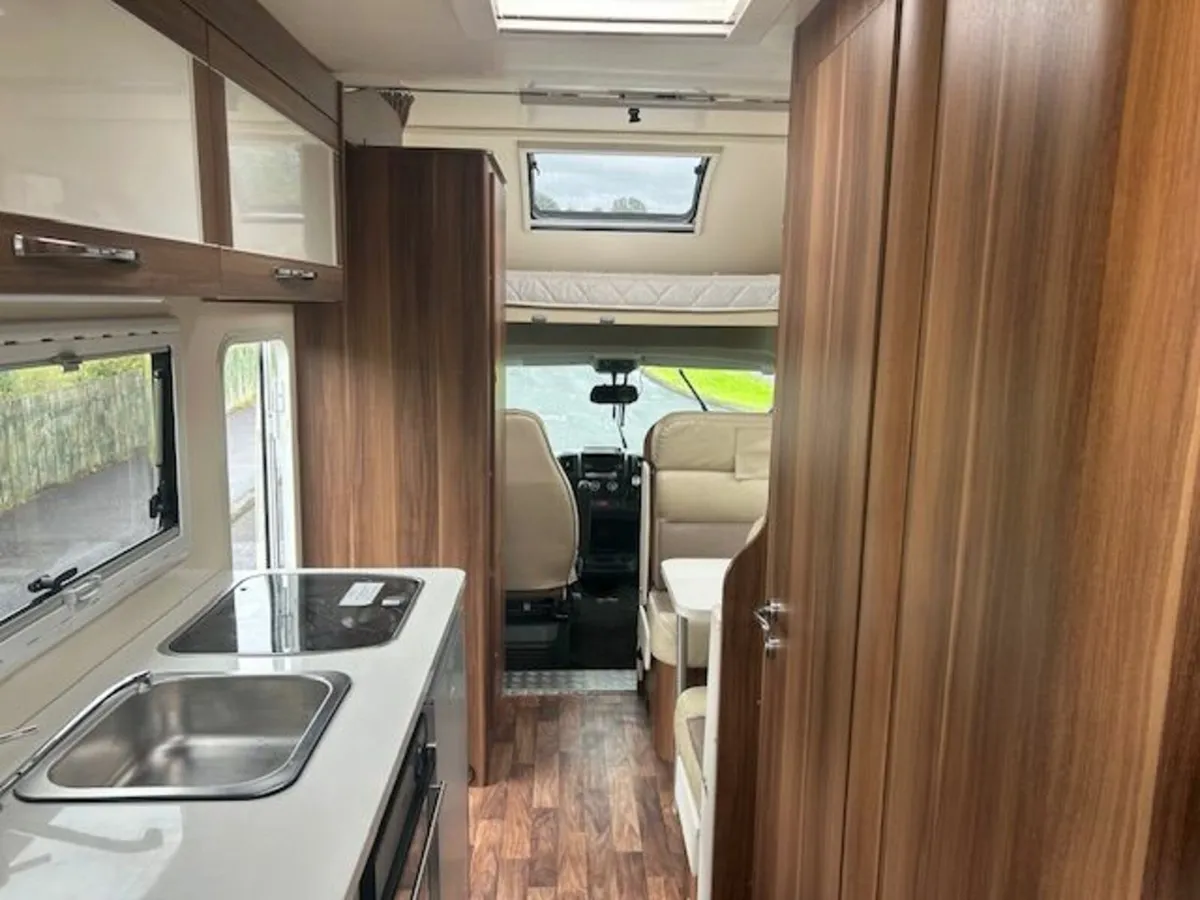 Roller Team 746 - 2019 - 6 Berth - End Lounge - Image 3