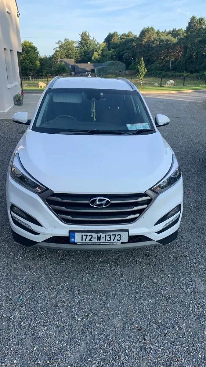 HYUNDAI TUCSON SE NAV B-DRIVE 2WD CRDI - Image 2