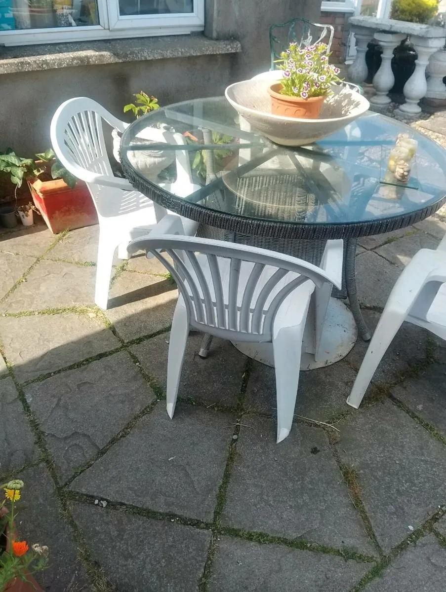 Garden table and 4 chairs - Image 2