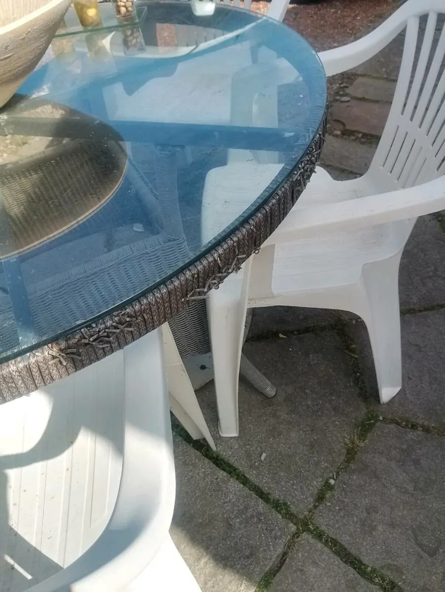 Garden table and 4 chairs - Image 3