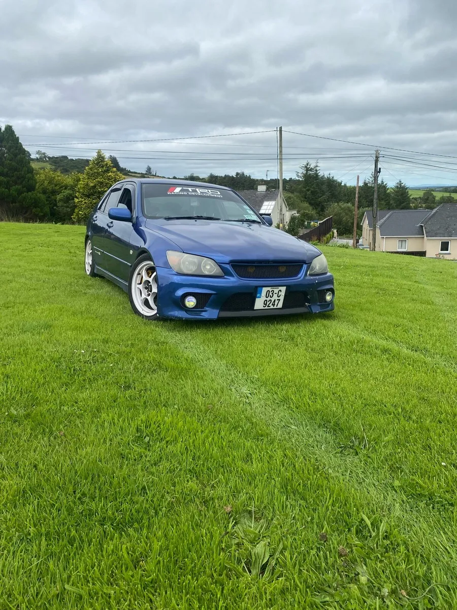 Is200 - Image 2