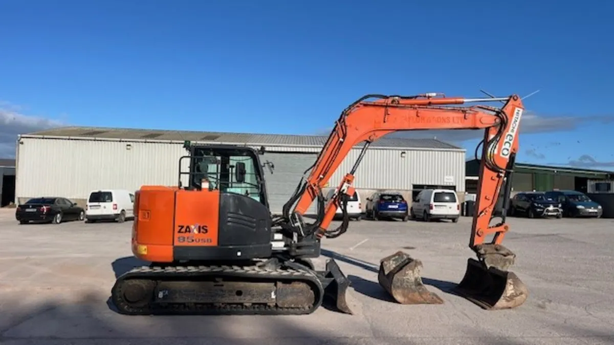 2018 Hitachi ZX85 - Image 3