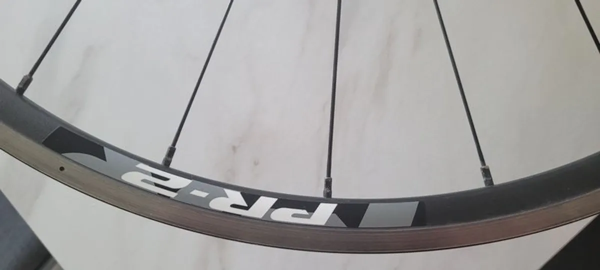 Giant PR-2 Wheelset (Rim Brake) - Image 1