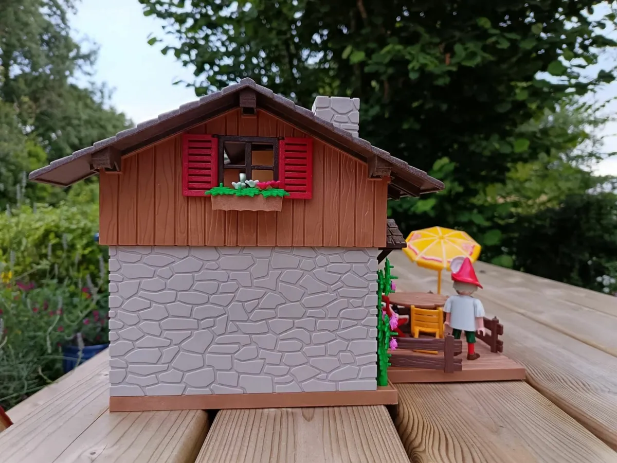 Playmobil Chalet - Image 2