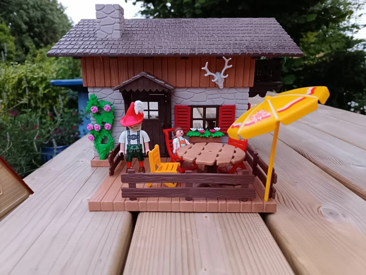 Playmobil Chalet - Image 1