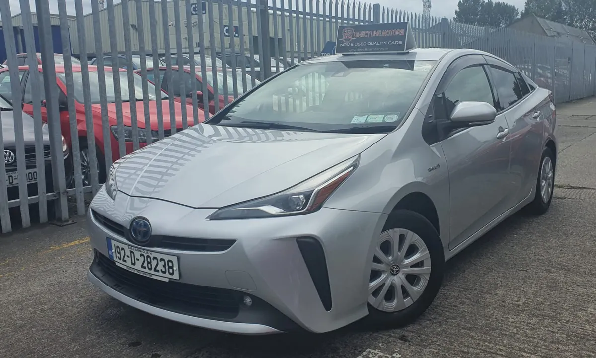 2019 Toyota Prius - Image 2