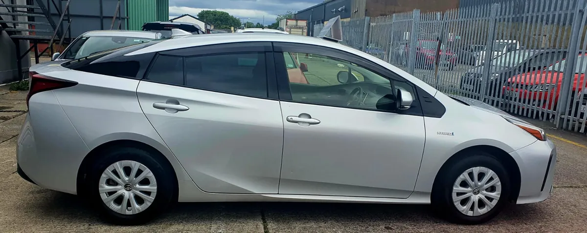 2019 Toyota Prius - Image 4