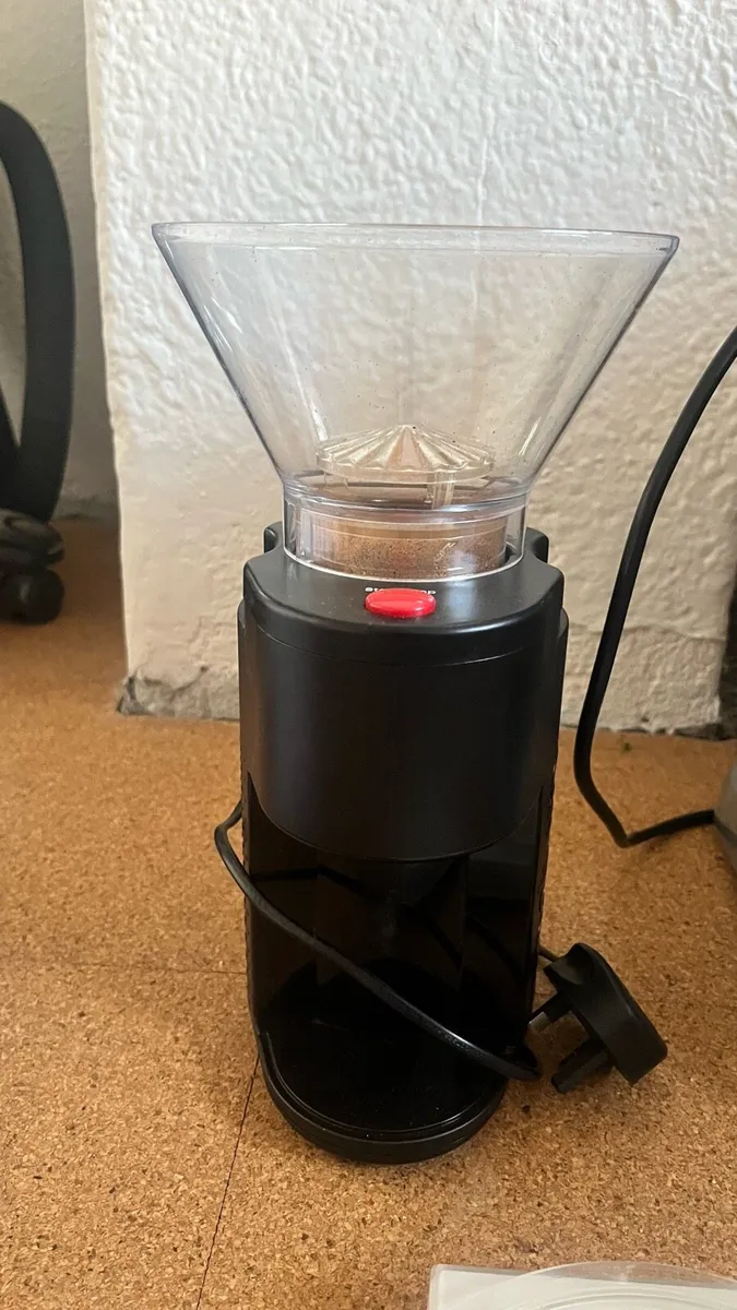 Ascaso Dream, bodum grinder and scales - Image 4