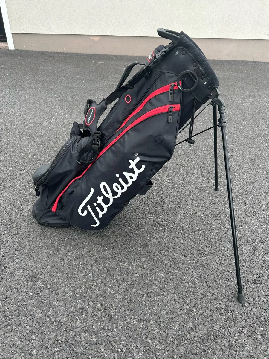 Titleist Players 4 Stand Bag - Image 1
