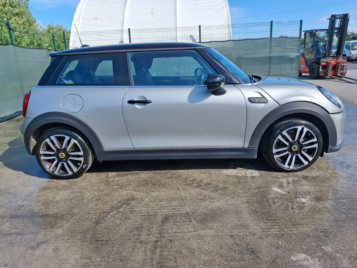 231 Mini Cooper S EV  Fully electric  Automatic - Image 4
