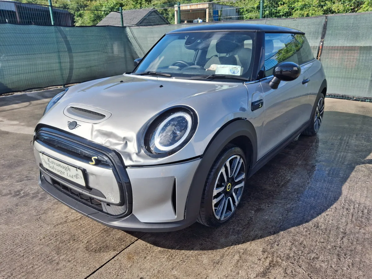 231 Mini Cooper S EV  Fully electric  Automatic - Image 3
