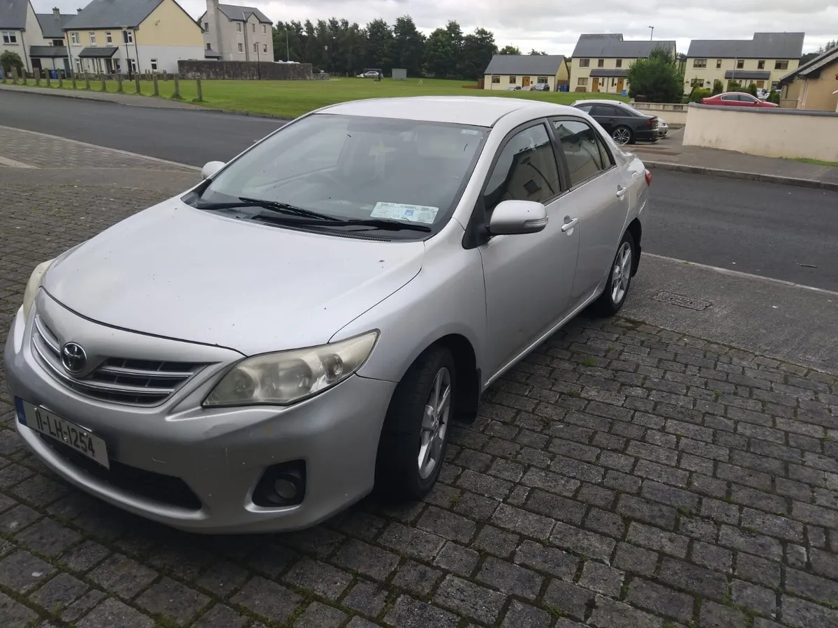 Toyota Corolla 2011 - Image 2