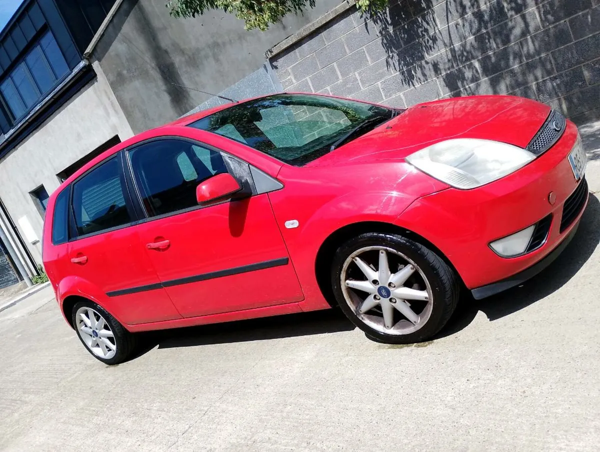 LOW MILEAGE FORD FIESTA DRIVING PERFECTLY = €699 - Image 1