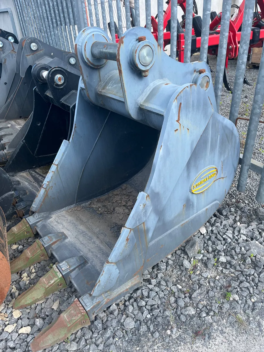 3ft Digging bucket - Image 1