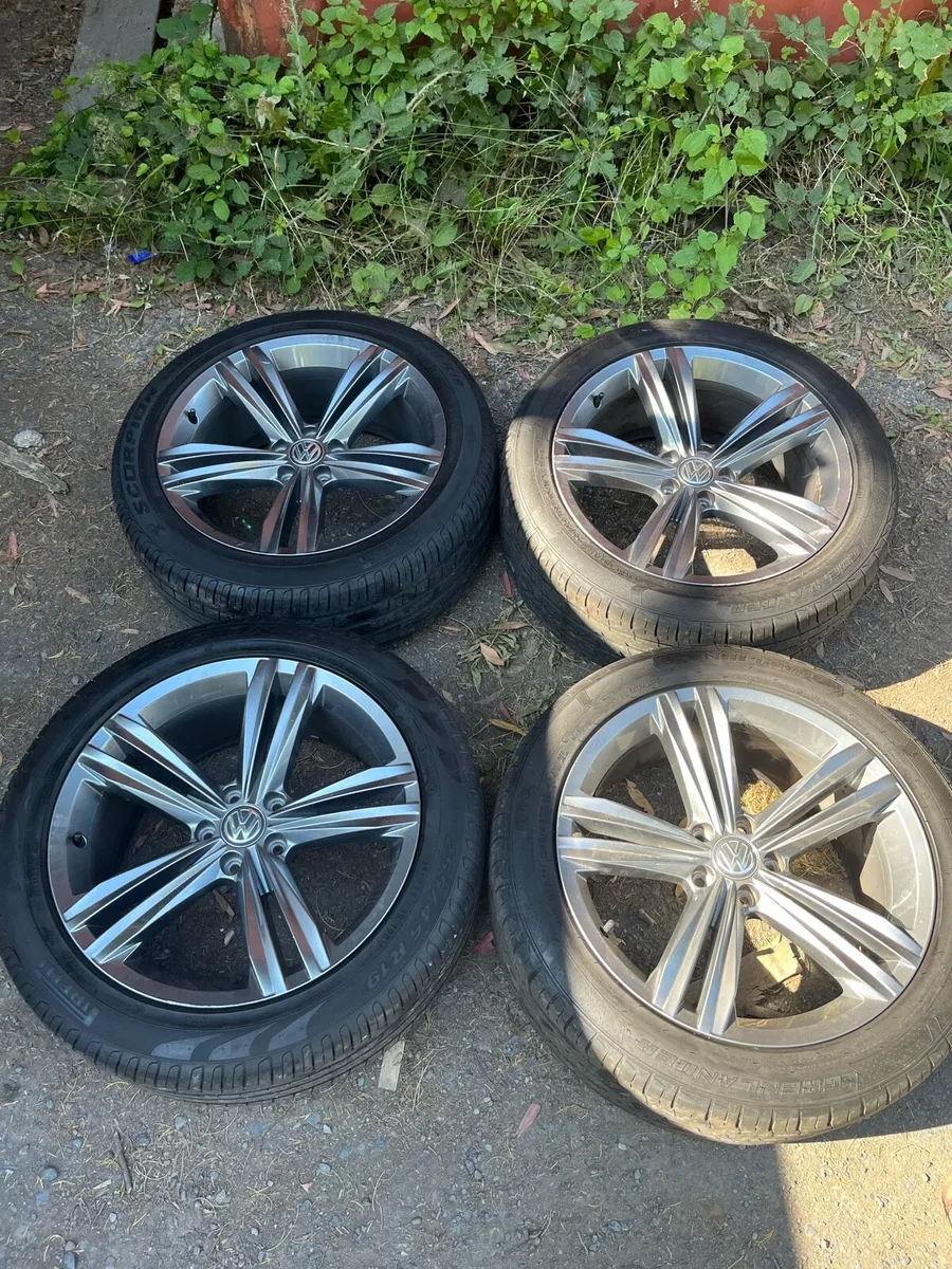19’ Genuine Vw R-Line 5x112 alloy wheels - Image 1