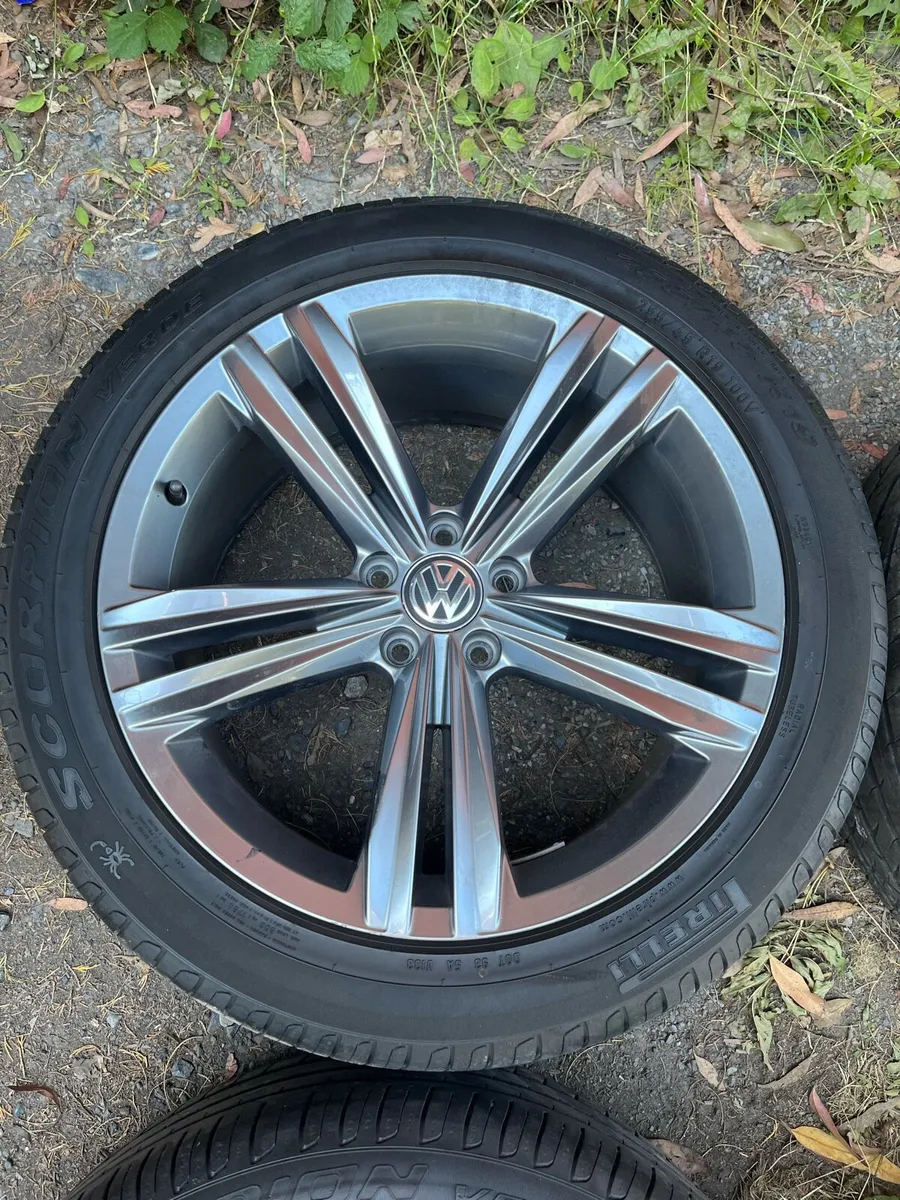 19’ Genuine Vw R-Line 5x112 alloy wheels - Image 2
