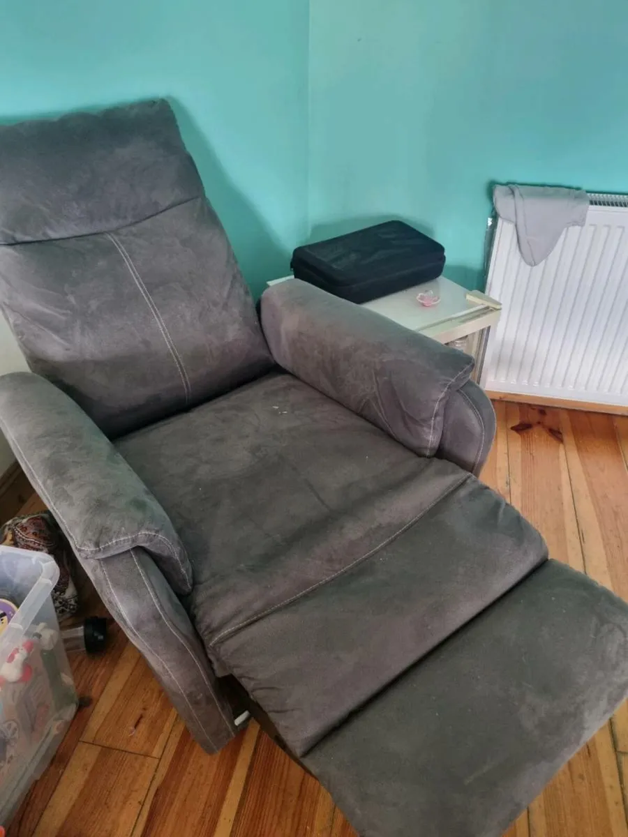 Electric Recliner - Image 2