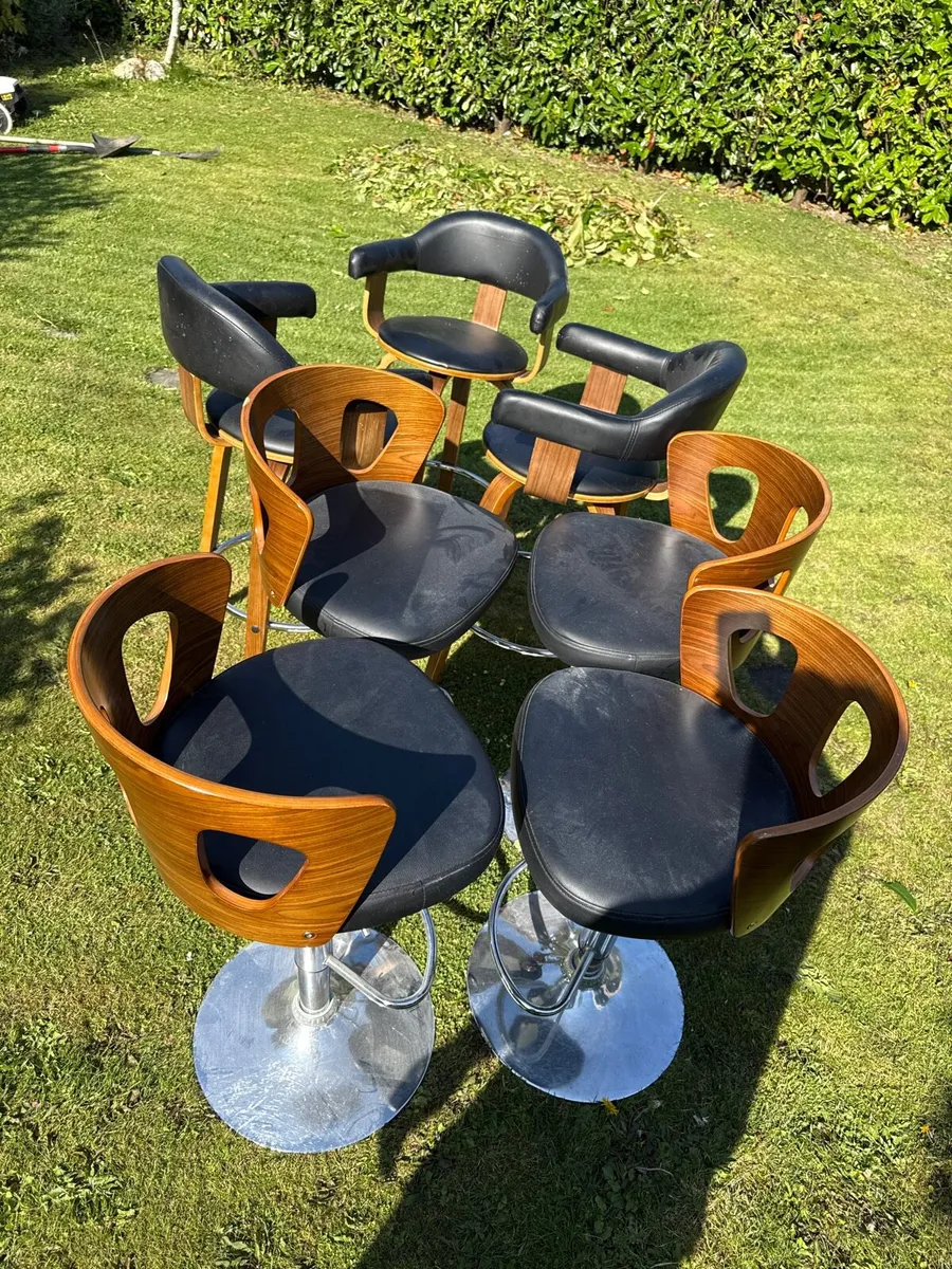 7 chairs - Image 2