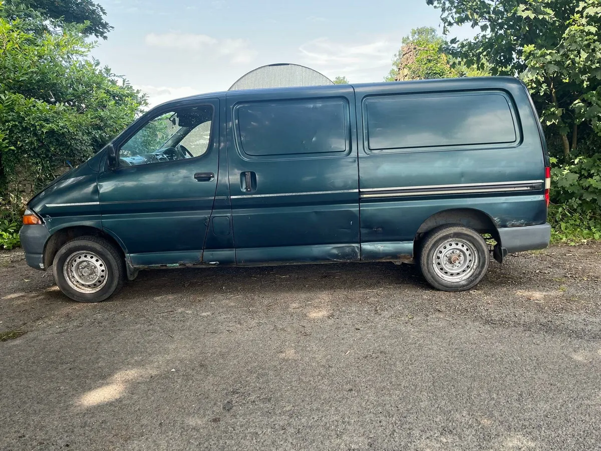 Toyota HiAce 2000 - Image 2
