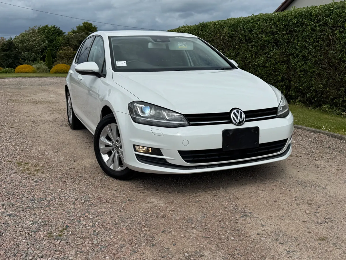 162 Volkswagen Golf Comfortline Connect - Image 1