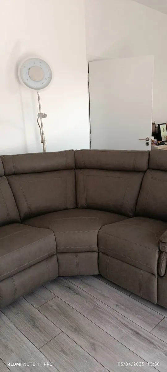Corner sofa - Image 1