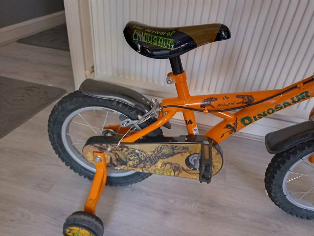 Kids dinosaur bike size 14 inch wheels - Image 3