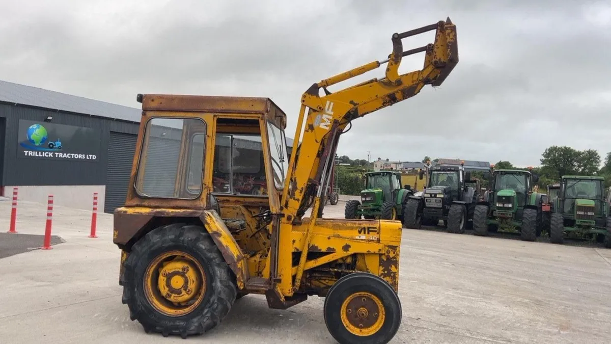 Massey Ferguson 40 Loader - Image 2