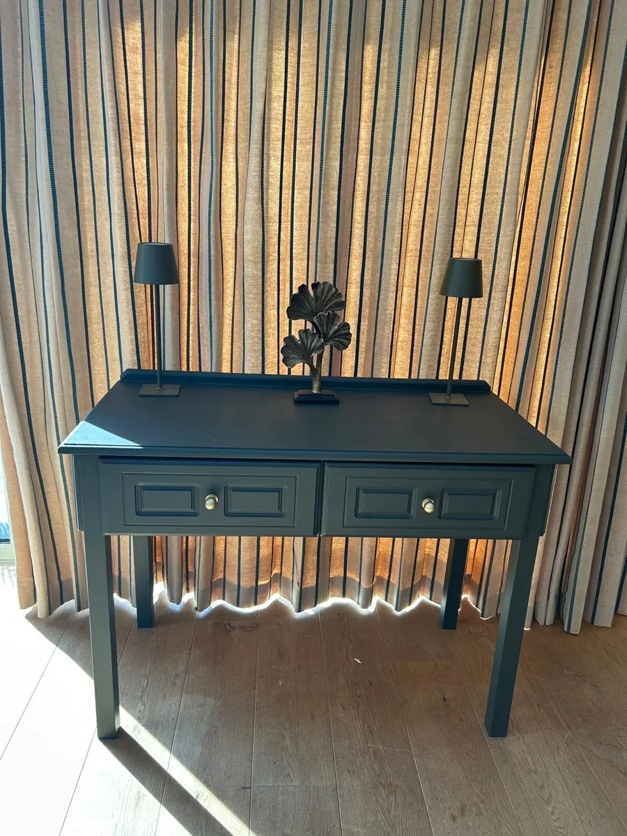 Hall table - Image 1
