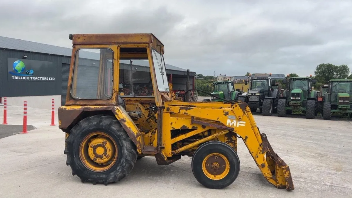 Massey Ferguson 40 Loader - Image 1