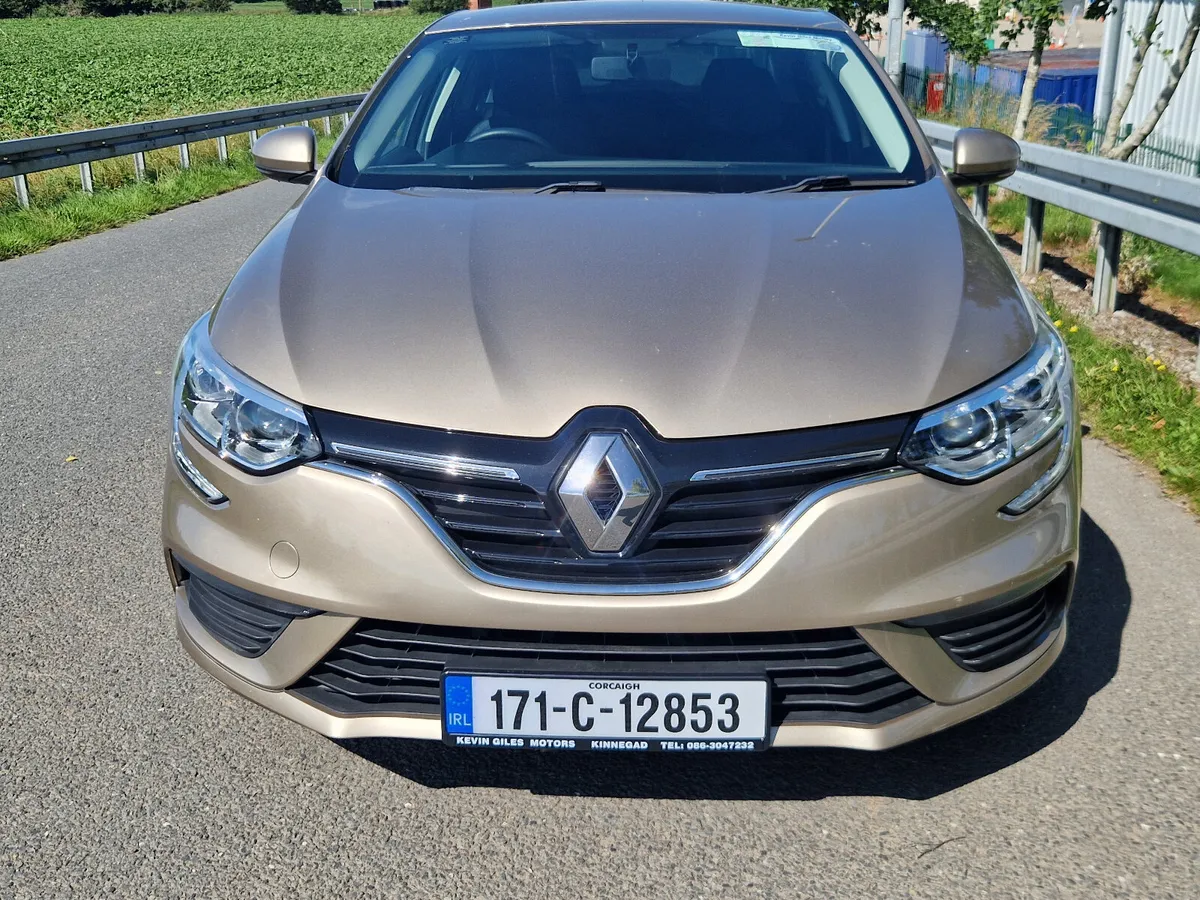 Automatic.Renault Megane  GRAND COUPE EXPRESSION - Image 2