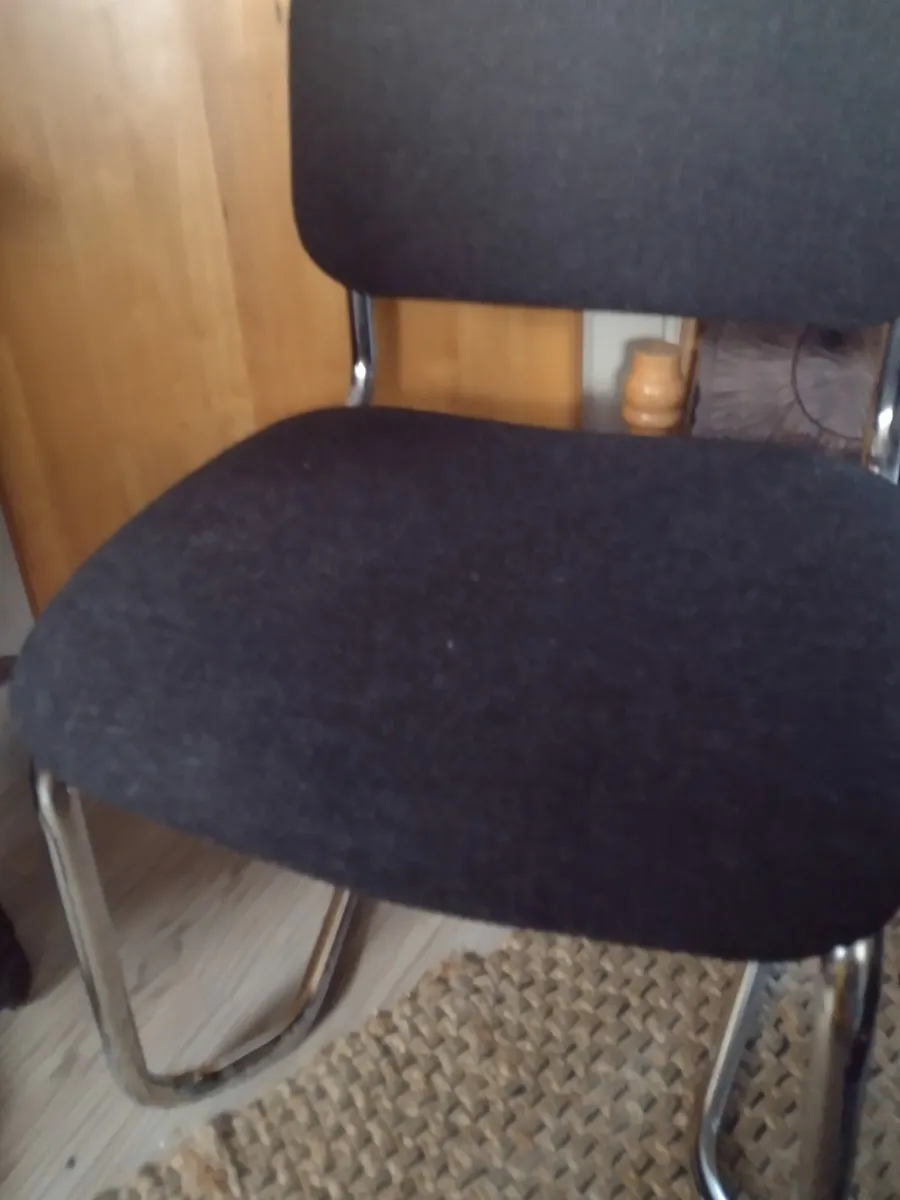 Very comfortable padded office or hall chair - Image 3