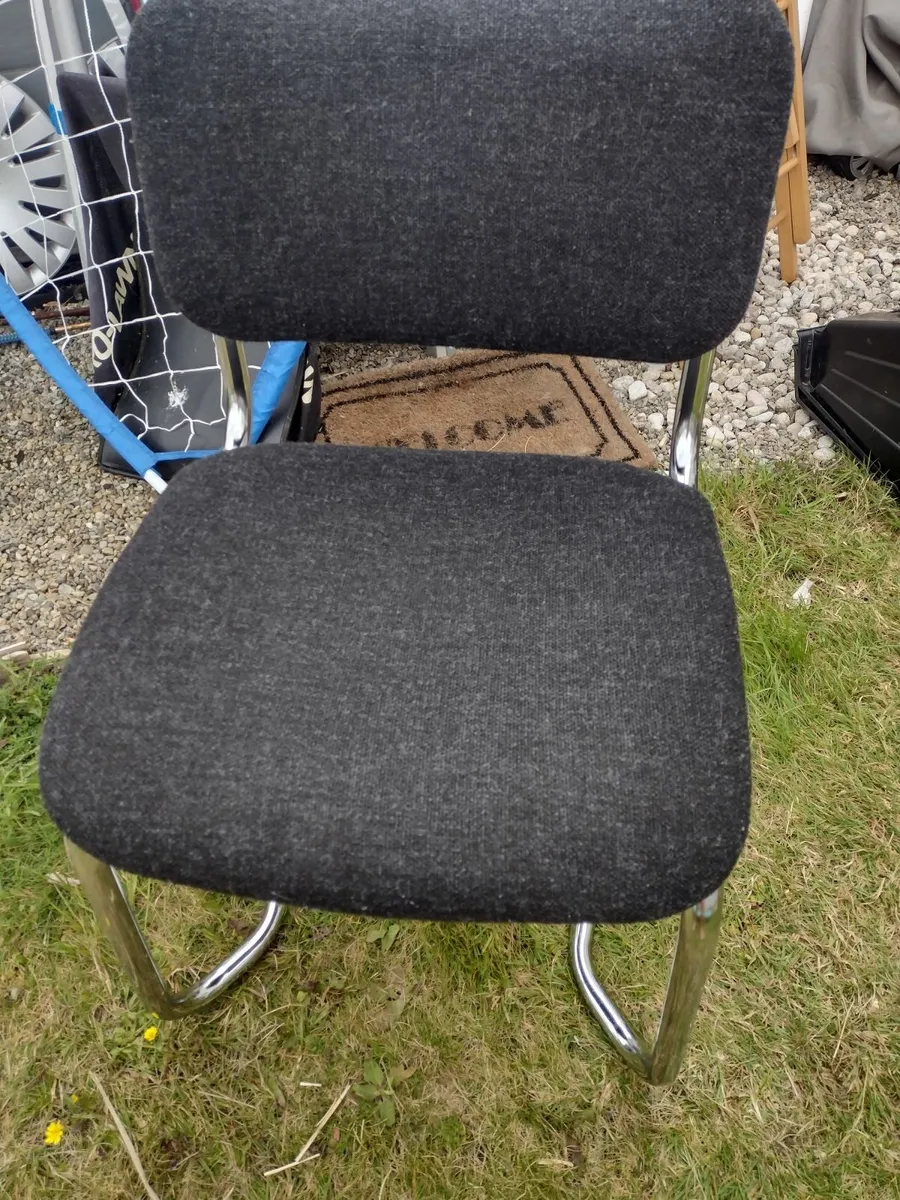 Very comfortable padded office or hall chair - Image 1