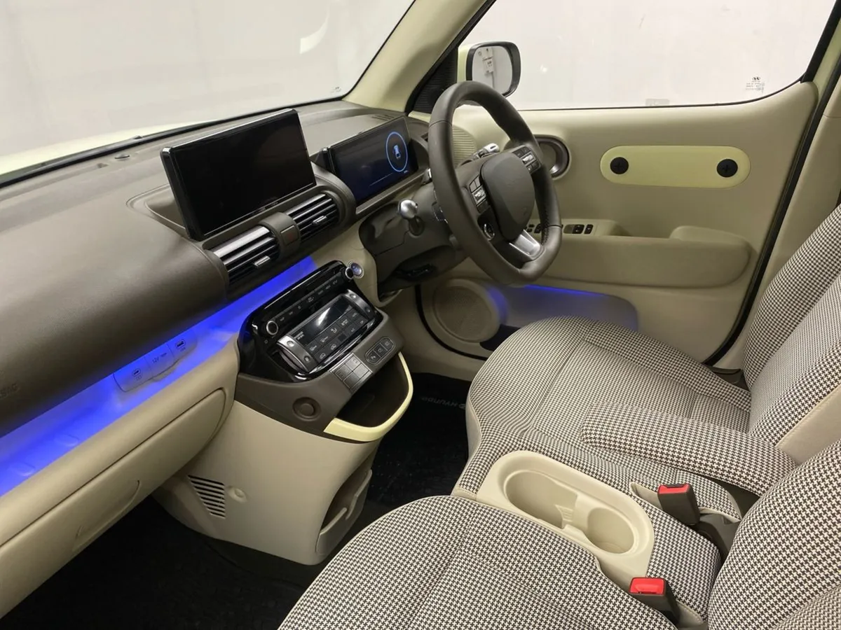 Hyundai INSTER Inster Elegance 49 kW - Image 3