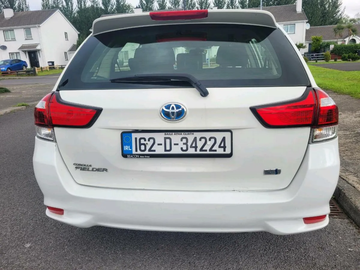 Toyota CORLLA FILDER DAA Hybrid Automatic - Image 4