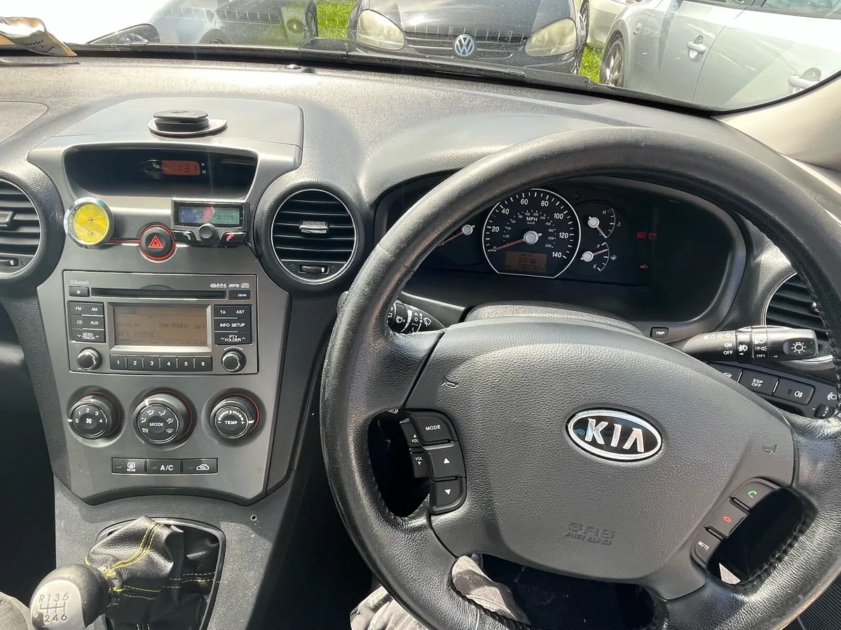 KIA CARENS 7 SEATER 2012  diesel tax&test - Image 2