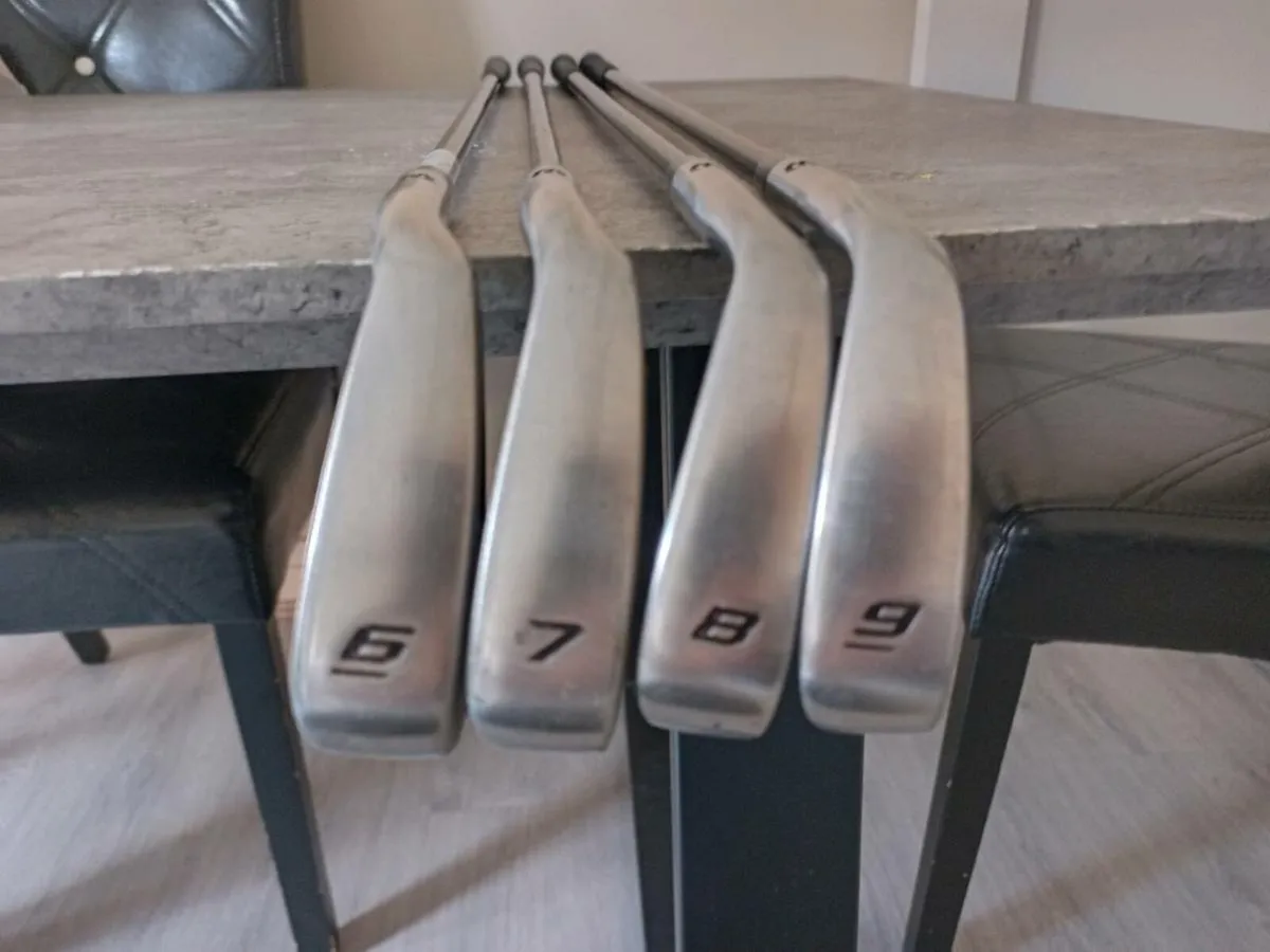 Wilson golf irons. Right handed clubs - Image 1