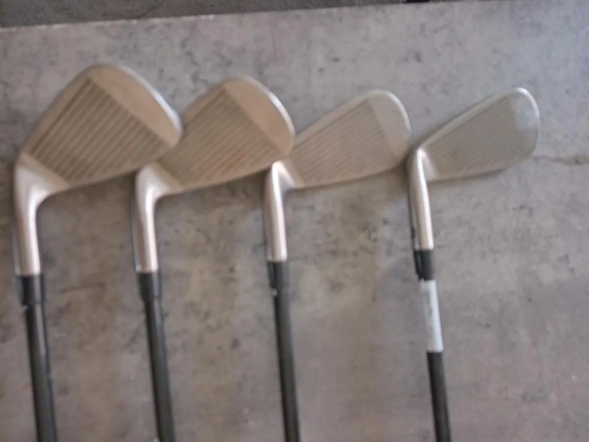 Wilson golf irons. Right handed clubs - Image 3