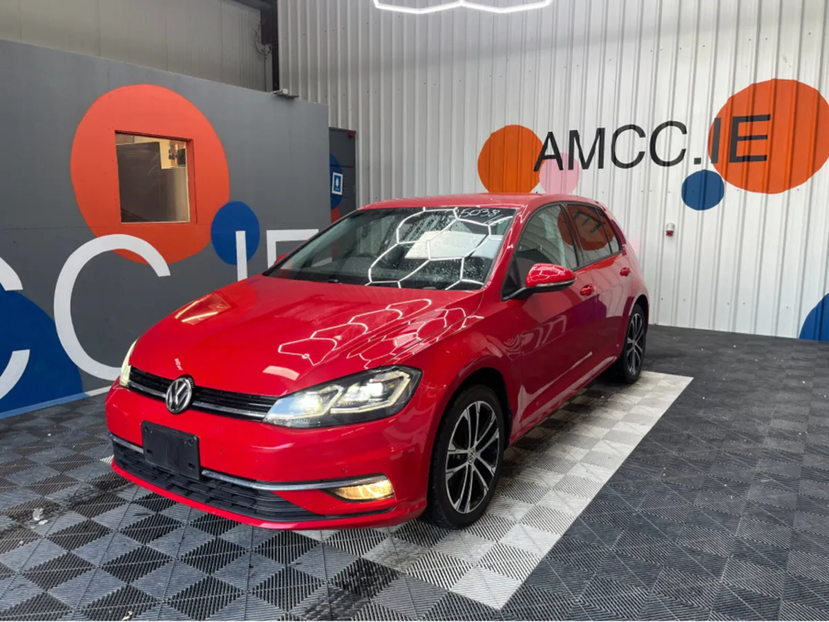 Volkswagen Golf 2.0 TDI COMFORT LINE / REVERSE CAM - Image 3