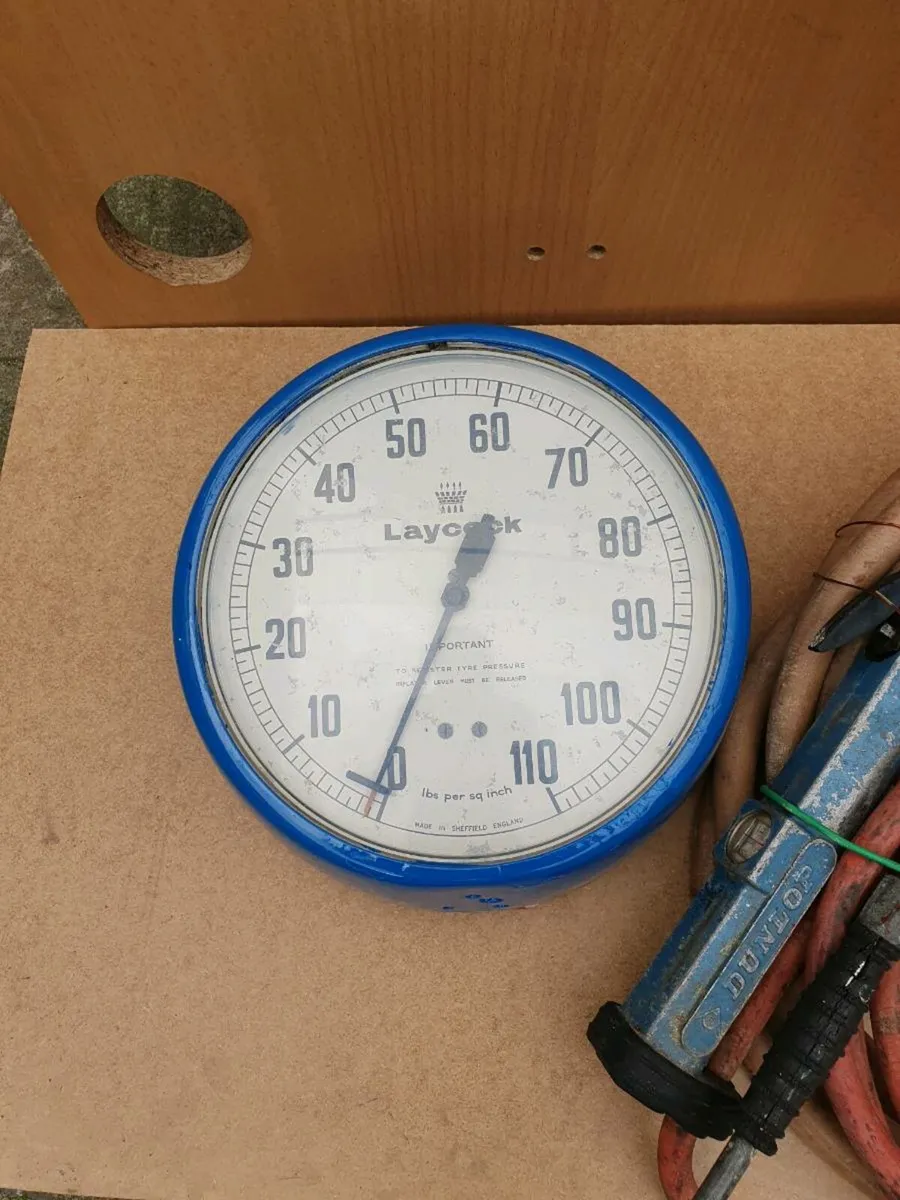 1960 garage  Air  pressure clock hose - Image 2