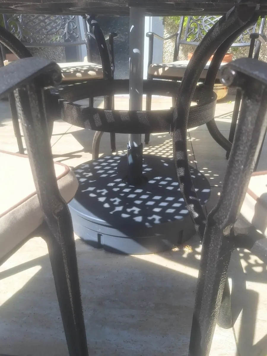 Rathwood wrought iron garden table and 6 chairs - Image 3