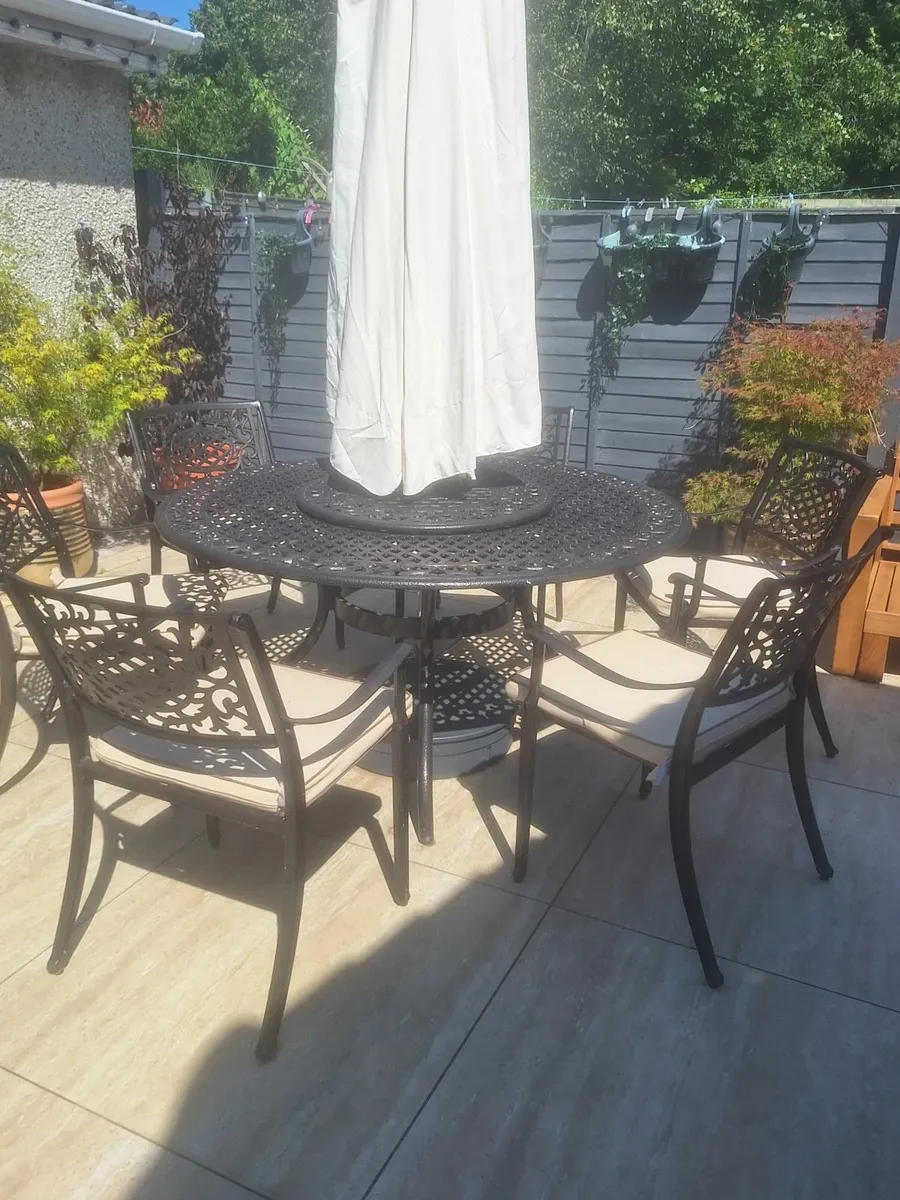 Rathwood wrought iron garden table and 6 chairs - Image 4
