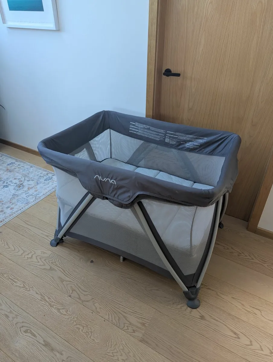 Nuna travel crib - Image 1