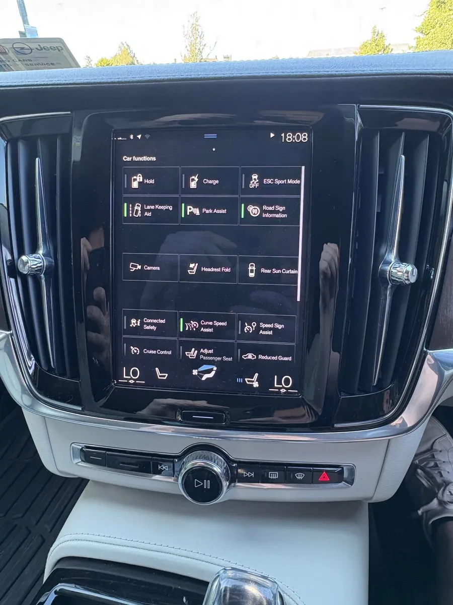 Volvo S90 2021 - Image 4
